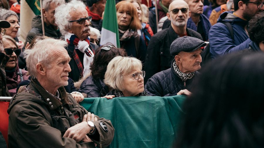 今年会 APP — 营业执照与资质公示示意配图